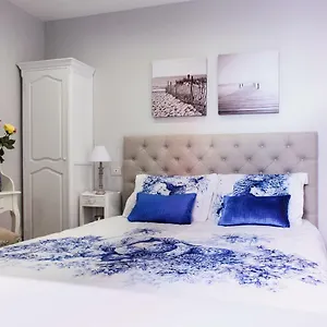 Lora Center Guest house Como